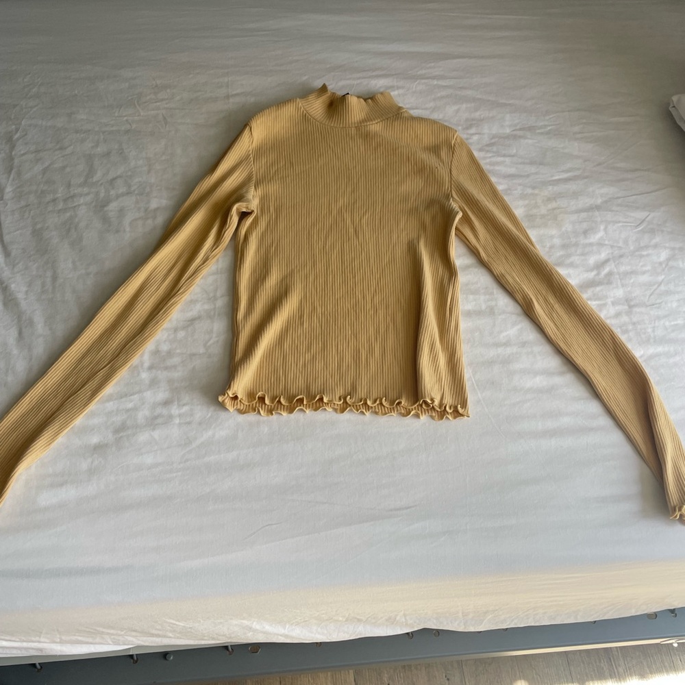 XS Yellow long sleeve top